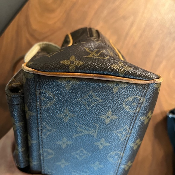 Louis Vuitton Manhattan PM monogram - Picture 8 of 15